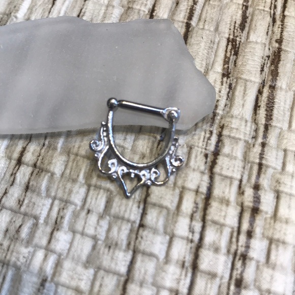 14 gauge septum clicker made from Surgical Steel - Picture 1 of 3